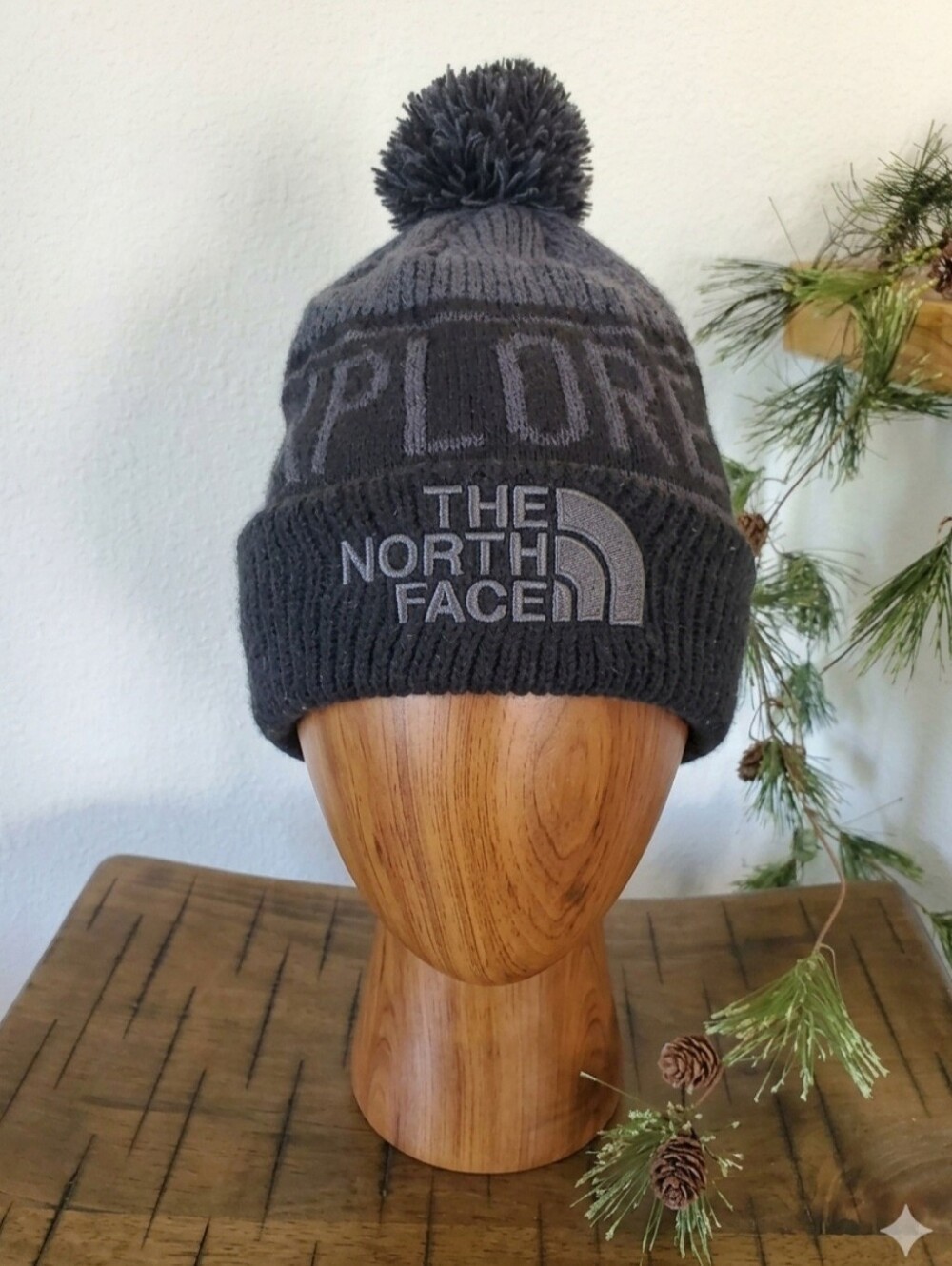 The North Face Retro Knit Pom Beanie Hat Gray Black Winter Ski Snow Unisex Y2K